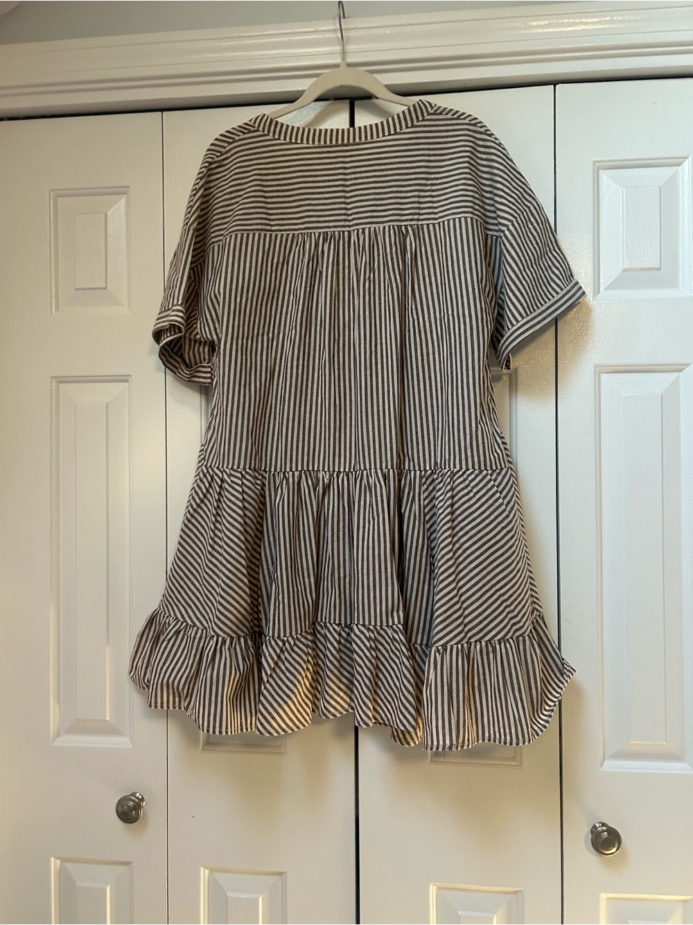 NWT Striped Ruffle-Hem Dress - Neutral Stripe - Picture 4 of 7